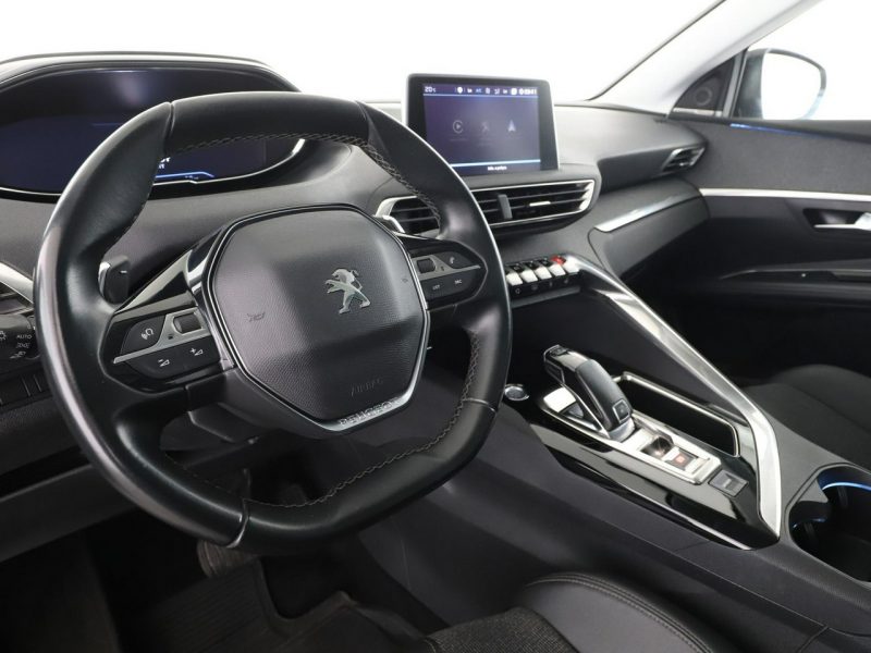 Peugeot 5008 Allure Business automat 7-osob. PDC-kamera virtual navi grzane fotele II (2017-)