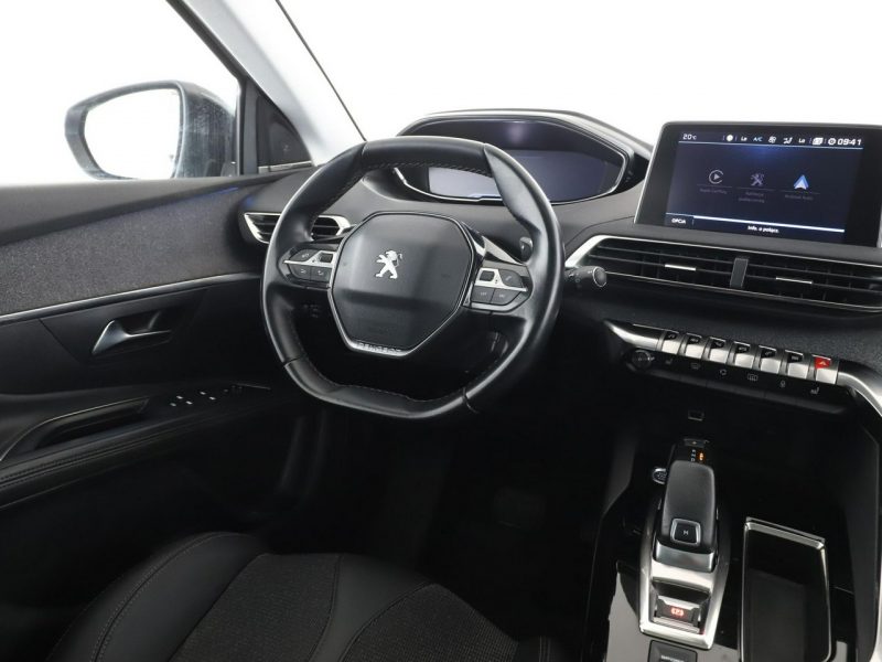 Peugeot 5008 Allure Business automat 7-osob. PDC-kamera virtual navi grzane fotele II (2017-)