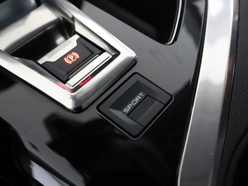 Peugeot 5008 Allure Business automat 7-osob. PDC-kamera virtual navi grzane fotele II (2017-)