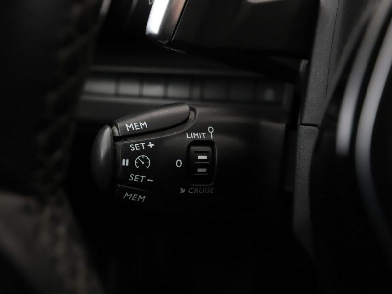 Peugeot 5008 Allure Business automat 7-osob. PDC-kamera virtual navi grzane fotele II (2017-)