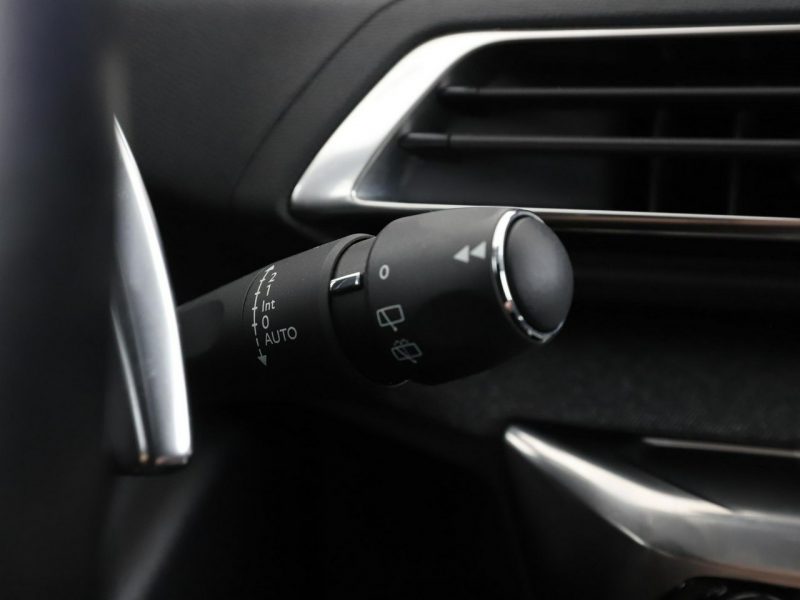 Peugeot 5008 Allure Business automat 7-osob. PDC-kamera virtual navi grzane fotele II (2017-)