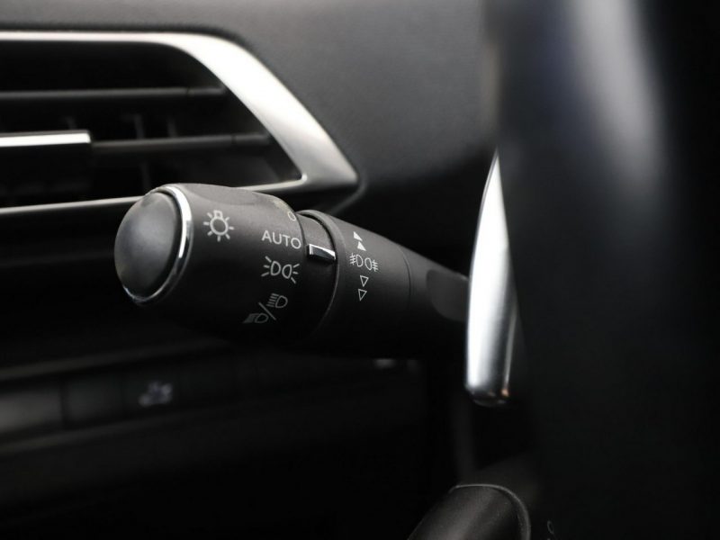 Peugeot 5008 Allure Business automat 7-osob. PDC-kamera virtual navi grzane fotele II (2017-)