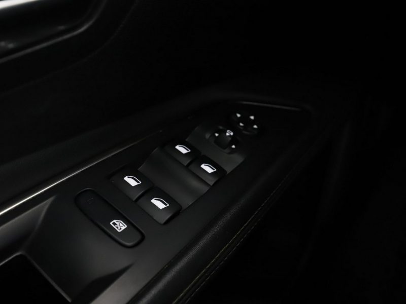 Peugeot 5008 Allure Business automat 7-osob. PDC-kamera virtual navi grzane fotele II (2017-)