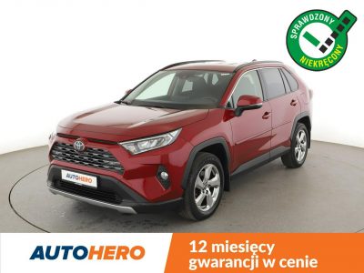 Toyota RAV-4 klima auto navi kamera i czujniki parkowania grzane fotele V (2018)