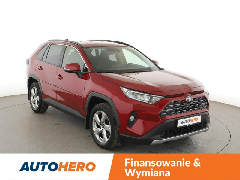 Toyota RAV-4 klima auto navi kamera i czujniki parkowania grzane fotele V (2018)