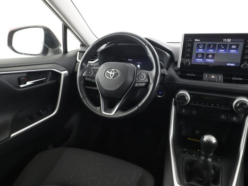 Toyota RAV-4 klima auto navi kamera i czujniki parkowania grzane fotele V (2018)