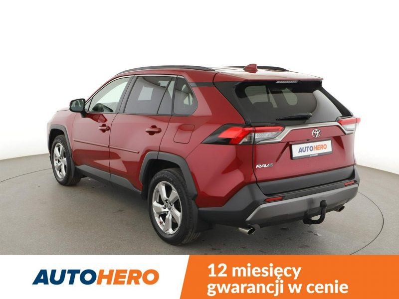 Toyota RAV-4 klima auto navi kamera i czujniki parkowania grzane fotele V (2018)