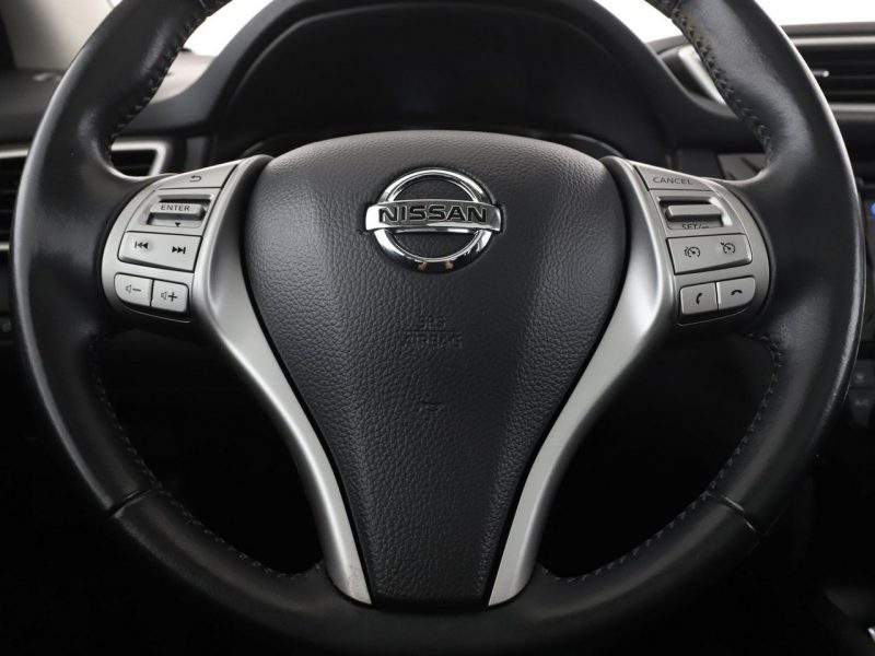 Nissan Qashqai navi klima auto panorama kamera i czujniki parkowania grzane fotele II (2013-2021)
