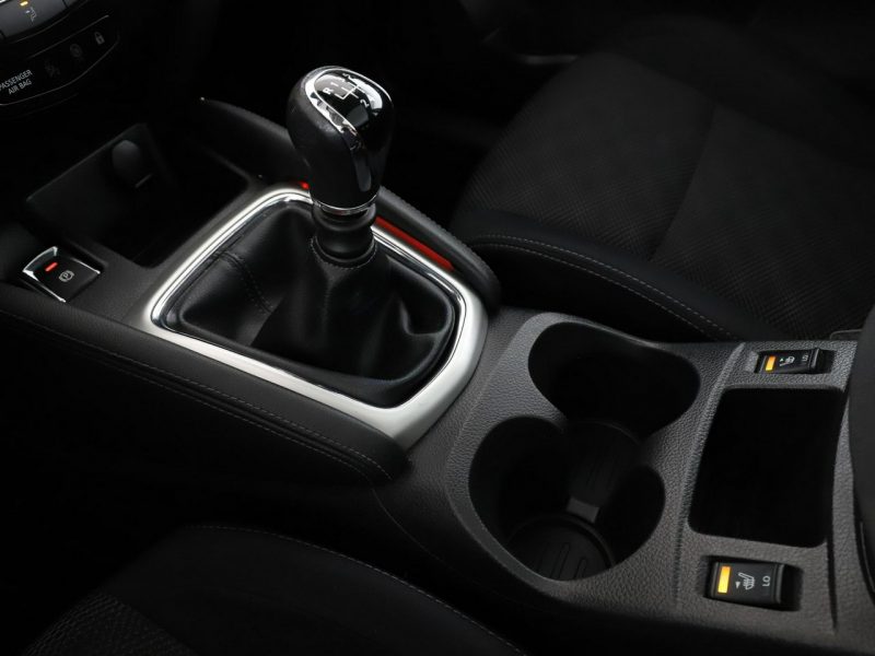 Nissan Qashqai navi klima auto panorama kamera i czujniki parkowania grzane fotele II (2013-2021)