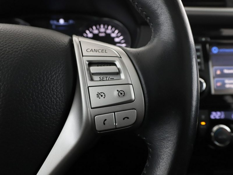 Nissan Qashqai navi klima auto panorama kamera i czujniki parkowania grzane fotele II (2013-2021)