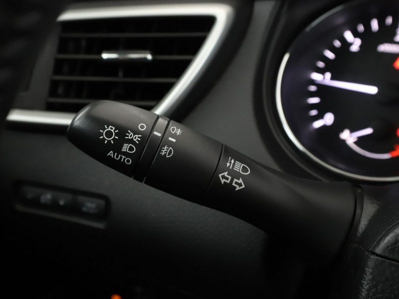 Nissan Qashqai navi klima auto panorama kamera i czujniki parkowania grzane fotele II (2013-2021)
