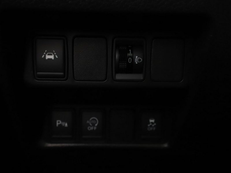 Nissan Qashqai navi klima auto panorama kamera i czujniki parkowania grzane fotele II (2013-2021)