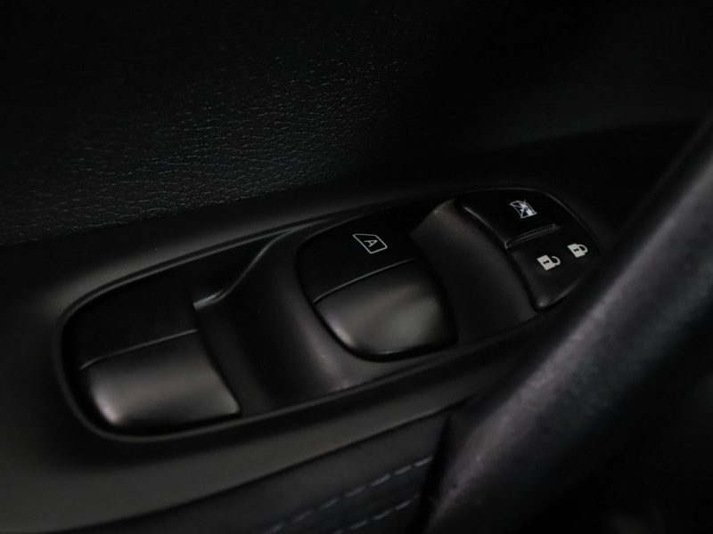Nissan Qashqai navi klima auto panorama kamera i czujniki parkowania grzane fotele II (2013-2021)