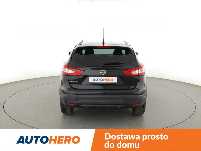 Nissan Qashqai navi klima auto panorama kamera i czujniki parkowania grzane fotele II (2013-2021)