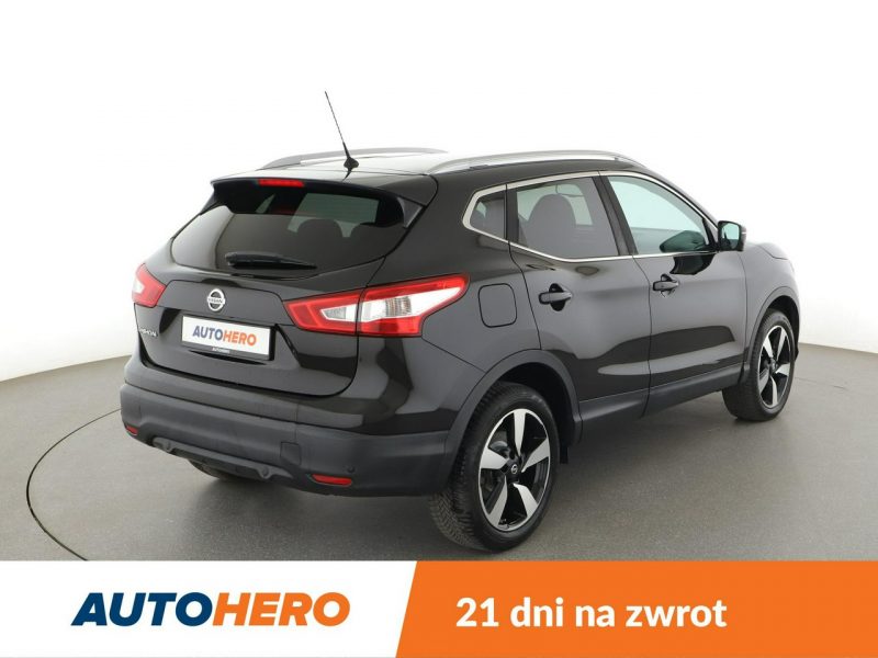 Nissan Qashqai navi klima auto panorama kamera i czujniki parkowania grzane fotele II (2013-2021)