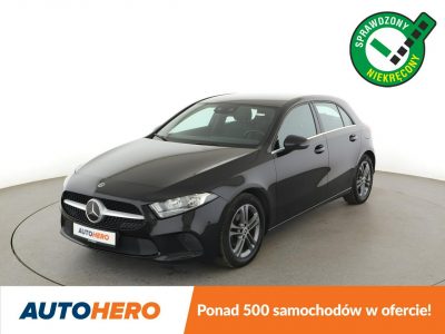 Mercedes A 180 automat navi grzane fotele klima auto czujniki parkowania W177 (2018-)