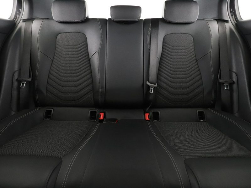 Mercedes A 180 automat navi grzane fotele klima auto czujniki parkowania W177 (2018-)