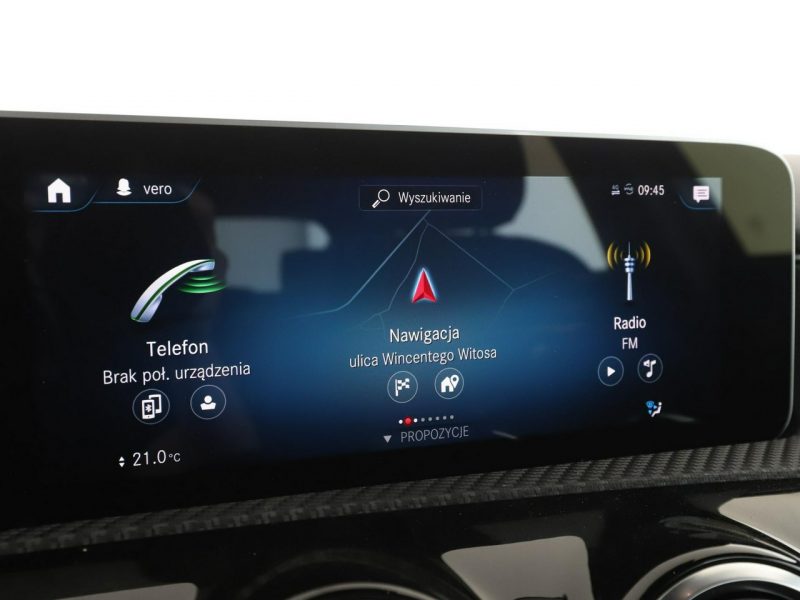 Mercedes A 180 automat navi grzane fotele klima auto czujniki parkowania W177 (2018-)