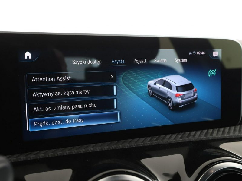 Mercedes A 180 automat navi grzane fotele klima auto czujniki parkowania W177 (2018-)