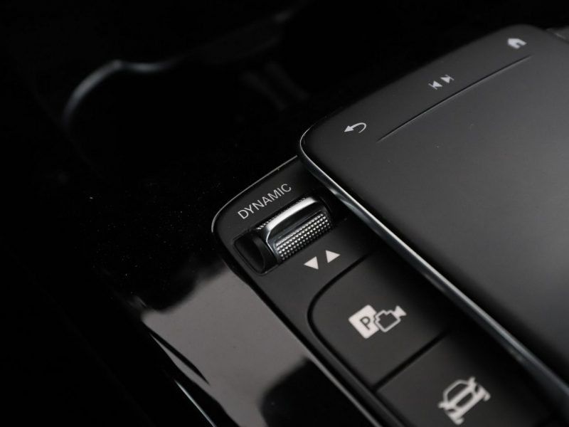 Mercedes A 180 automat navi grzane fotele klima auto czujniki parkowania W177 (2018-)