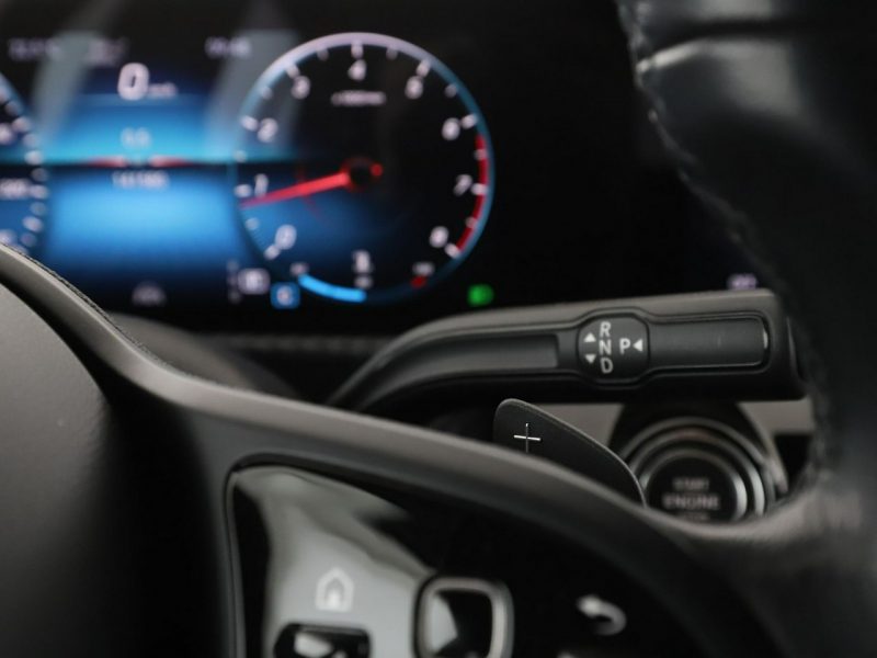 Mercedes A 180 automat navi grzane fotele klima auto czujniki parkowania W177 (2018-)