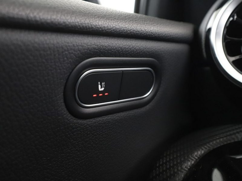 Mercedes A 180 automat navi grzane fotele klima auto czujniki parkowania W177 (2018-)