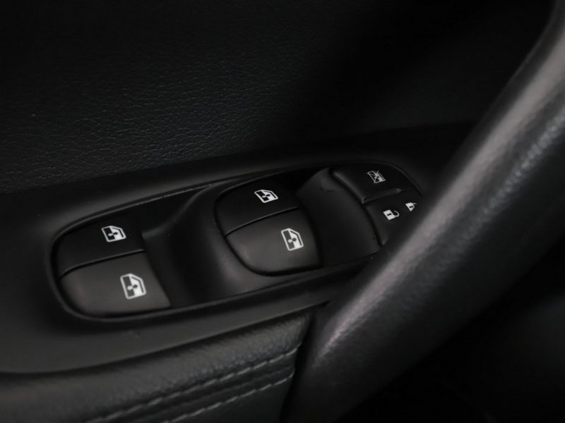 Nissan Qashqai N-Connecta automat navi kamera360 tempomat klima-auto II (2013-2021)