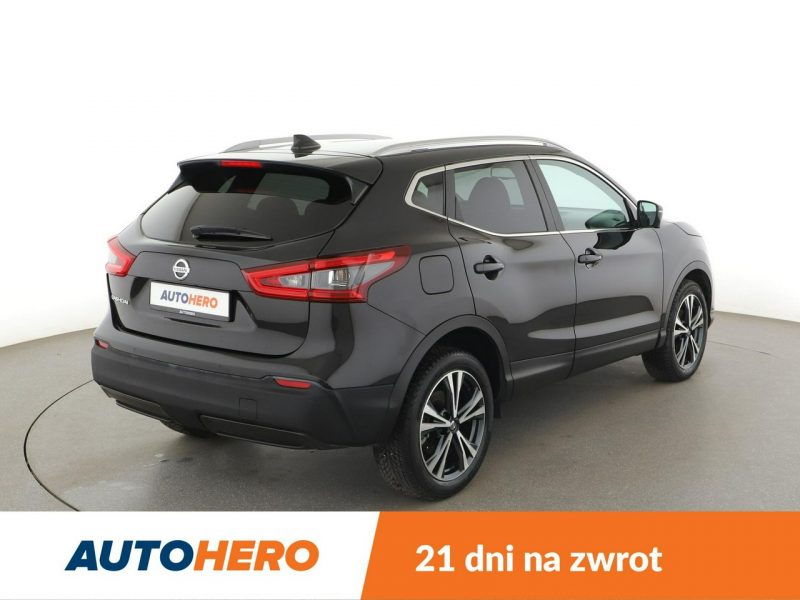 Nissan Qashqai N-Connecta automat navi kamera360 tempomat klima-auto II (2013-2021)