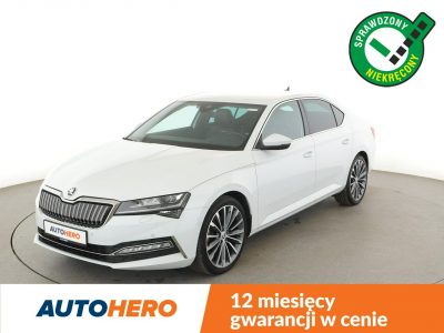 Škoda Superb L&K PHEV Climatronic Navi ACC Grzane El.Fotele Skóra Canton Kam360 LED III (2015-2023)