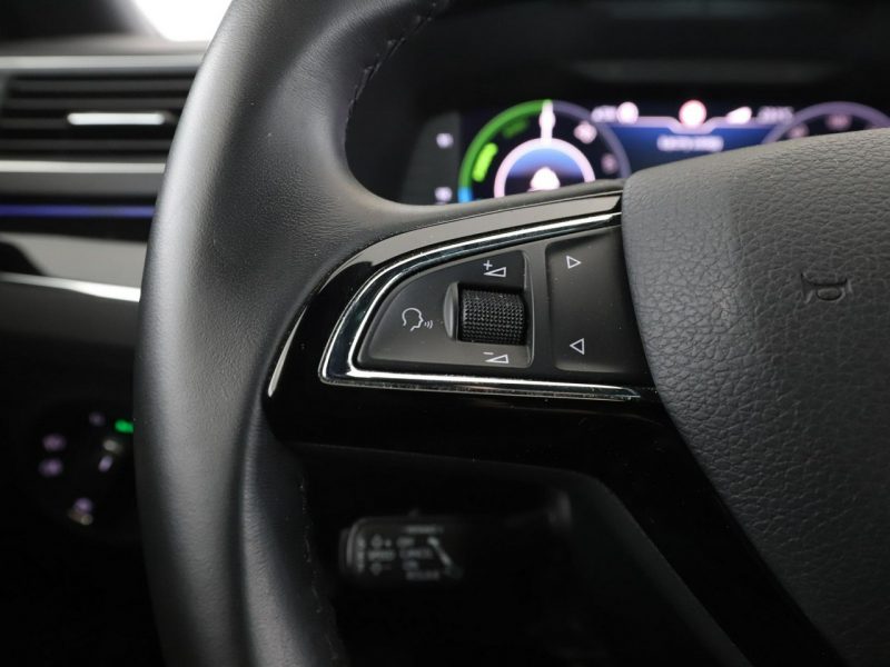 Škoda Superb L&K PHEV Climatronic Navi ACC Grzane El.Fotele Skóra Canton Kam360 LED III (2015-2023)