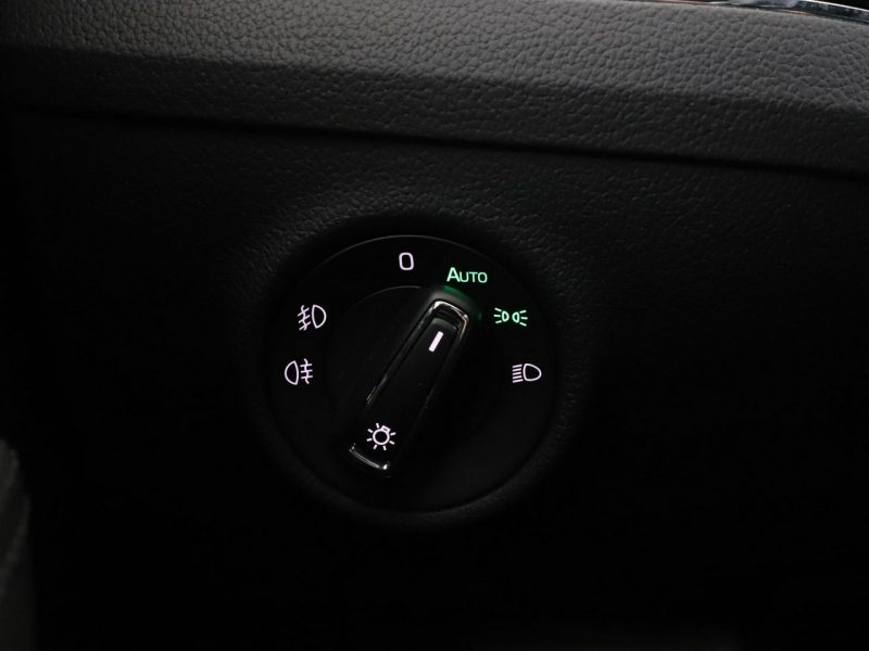 Škoda Superb L&K PHEV Climatronic Navi ACC Grzane El.Fotele Skóra Canton Kam360 LED III (2015-2023)