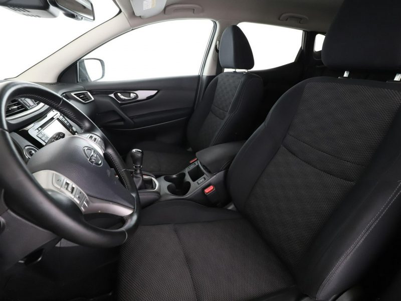 Nissan Qashqai niski przebieg 360 navi grzane fotele kamera tempomat Bluetooth II (2013-2021)