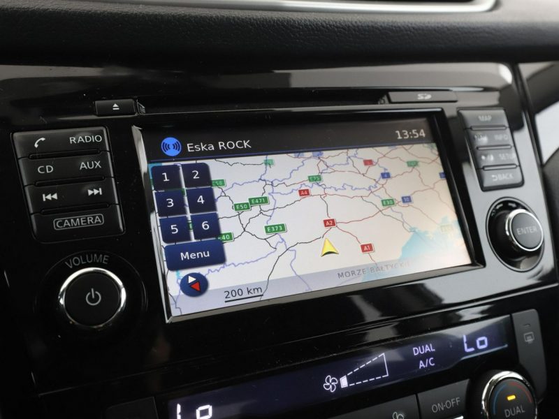 Nissan Qashqai niski przebieg 360 navi grzane fotele kamera tempomat Bluetooth II (2013-2021)