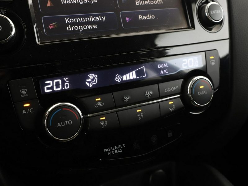 Nissan Qashqai niski przebieg 360 navi grzane fotele kamera tempomat Bluetooth II (2013-2021)