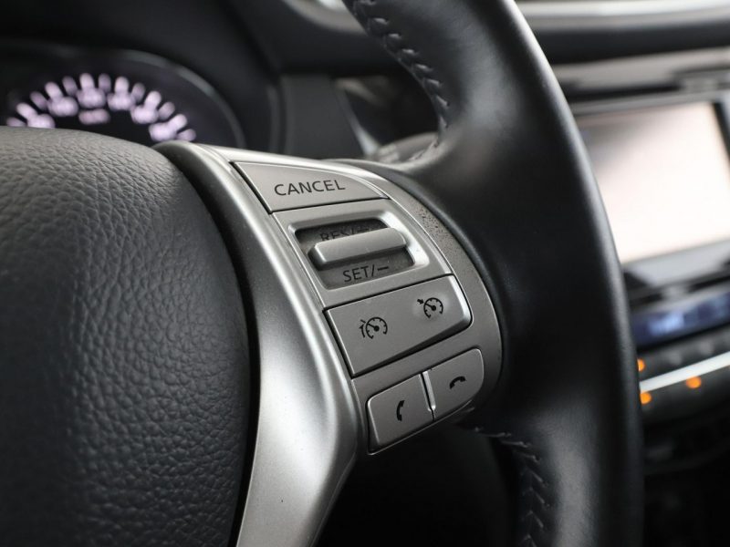 Nissan Qashqai niski przebieg 360 navi grzane fotele kamera tempomat Bluetooth II (2013-2021)