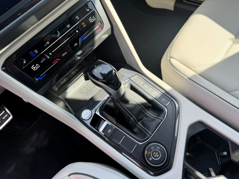 Volkswagen Tiguan R-Line, Kamera 360, Podgrzewane wentylowane fotele, Panorama, Fender II (2016-2024)