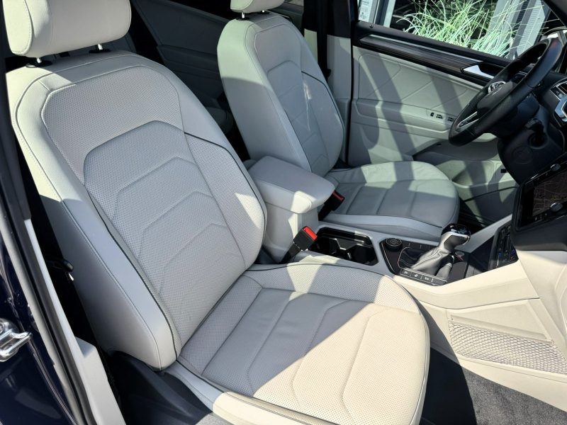 Volkswagen Tiguan R-Line, Kamera 360, Podgrzewane wentylowane fotele, Panorama, Fender II (2016-2024)