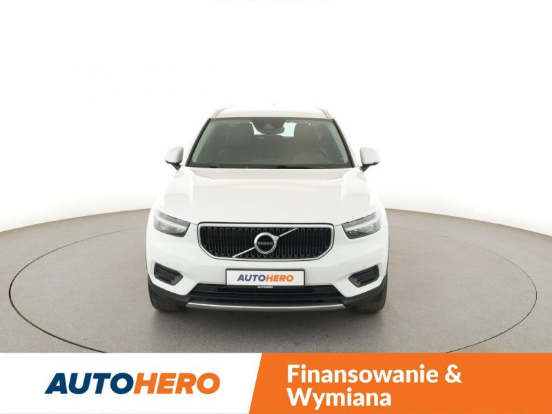Volvo XC 40 Momentum navi kamera półskóra tempomat