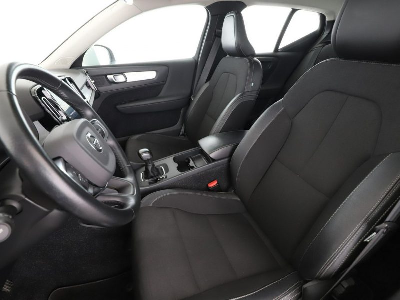 Volvo XC 40 Momentum navi kamera półskóra tempomat