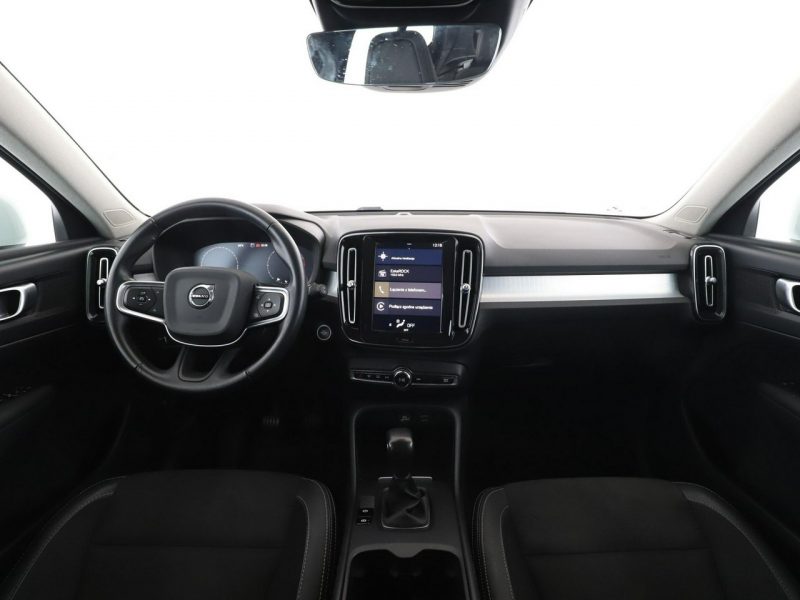 Volvo XC 40 Momentum navi kamera półskóra tempomat