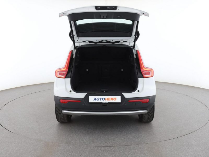 Volvo XC 40 Momentum navi kamera półskóra tempomat