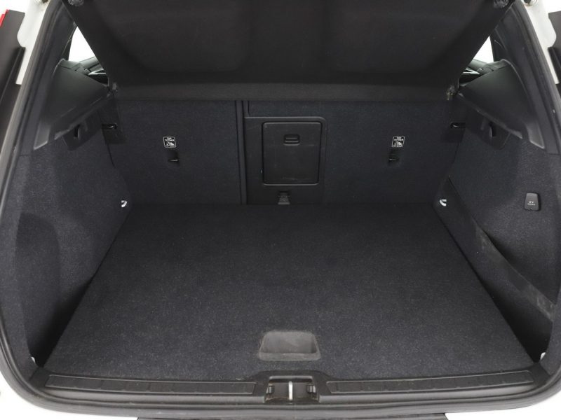 Volvo XC 40 Momentum navi kamera półskóra tempomat