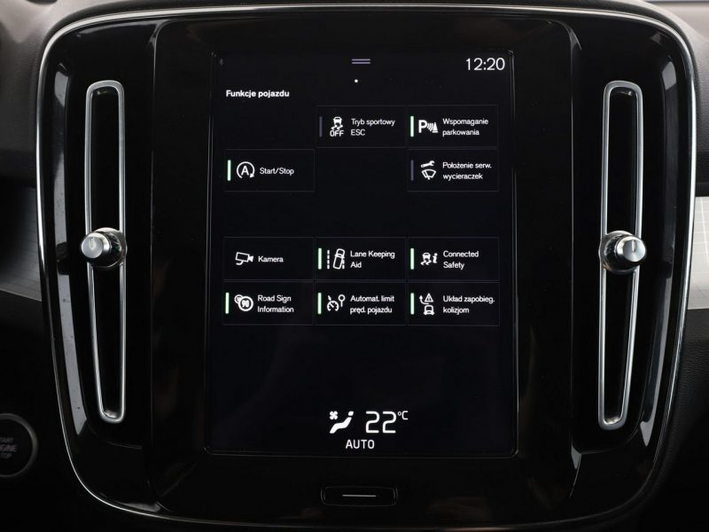 Volvo XC 40 Momentum navi kamera półskóra tempomat