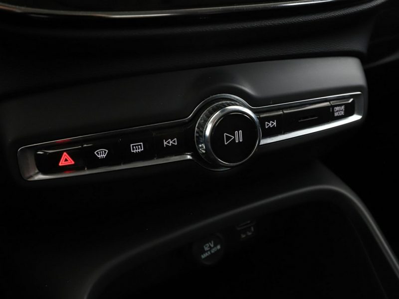 Volvo XC 40 Momentum navi kamera półskóra tempomat