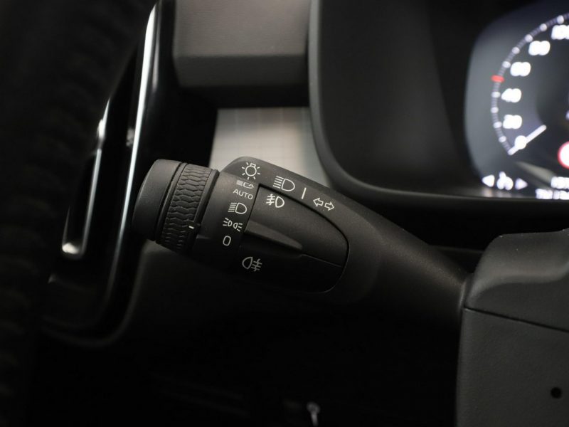 Volvo XC 40 Momentum navi kamera półskóra tempomat