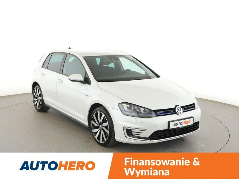 Volkswagen Golf PHEV bi-xenon navi klima auto grzane fotele czujniki parkowania VII (2012-)