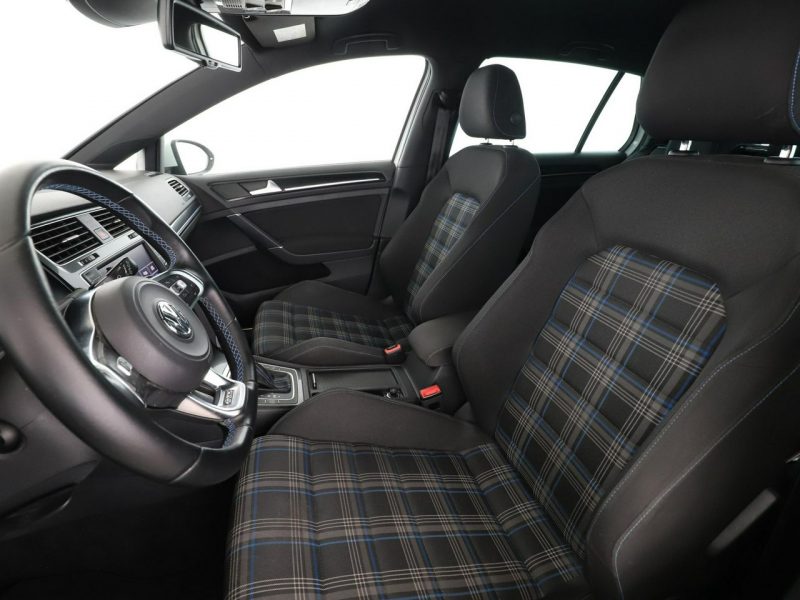 Volkswagen Golf PHEV bi-xenon navi klima auto grzane fotele czujniki parkowania VII (2012-)
