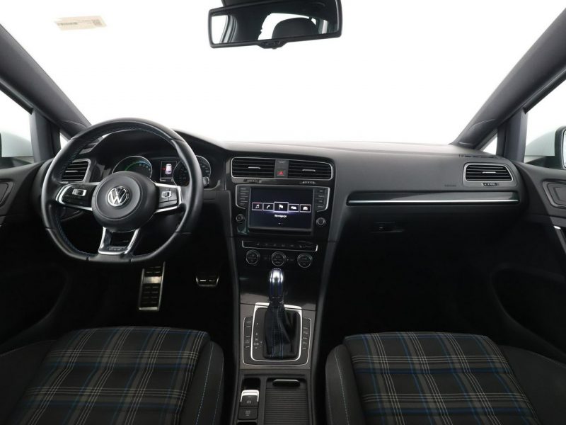 Volkswagen Golf PHEV bi-xenon navi klima auto grzane fotele czujniki parkowania VII (2012-)