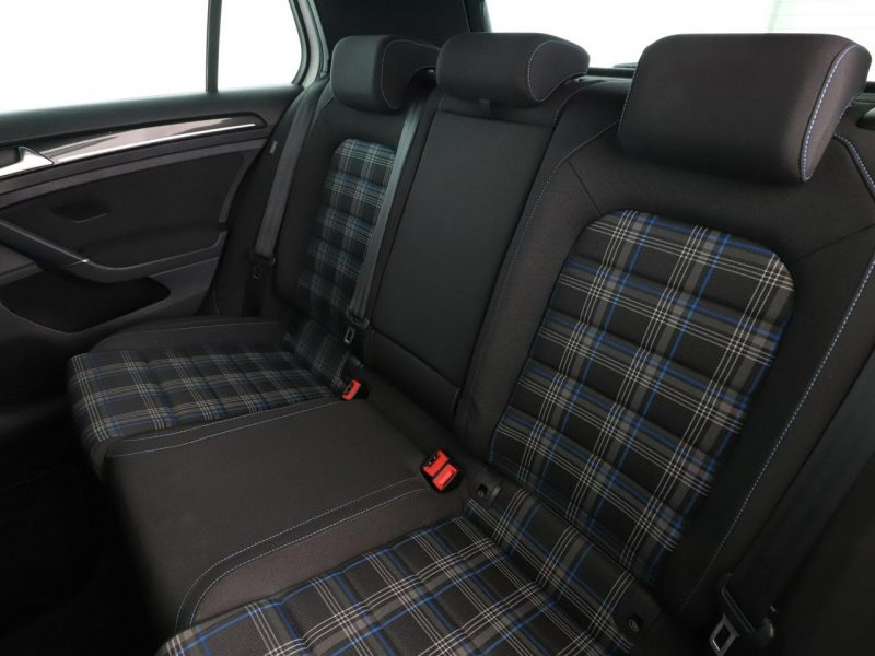 Volkswagen Golf PHEV bi-xenon navi klima auto grzane fotele czujniki parkowania VII (2012-)