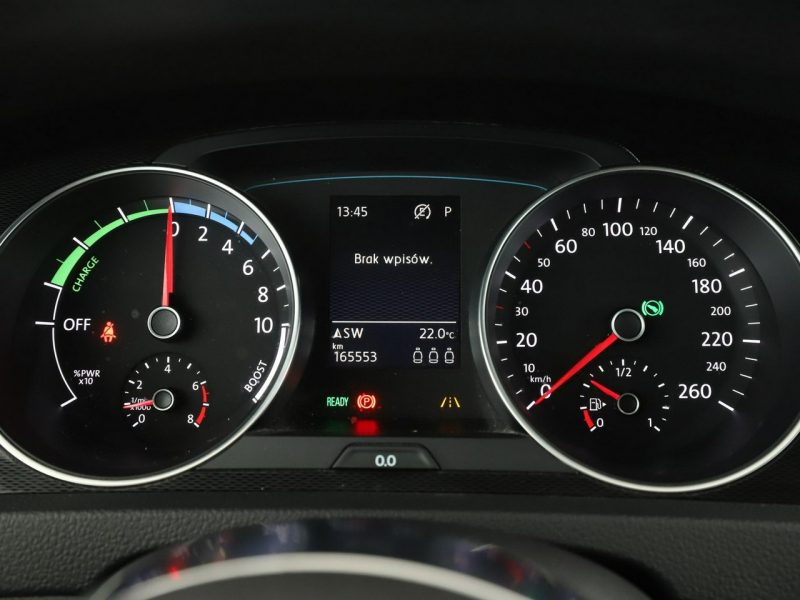 Volkswagen Golf PHEV bi-xenon navi klima auto grzane fotele czujniki parkowania VII (2012-)